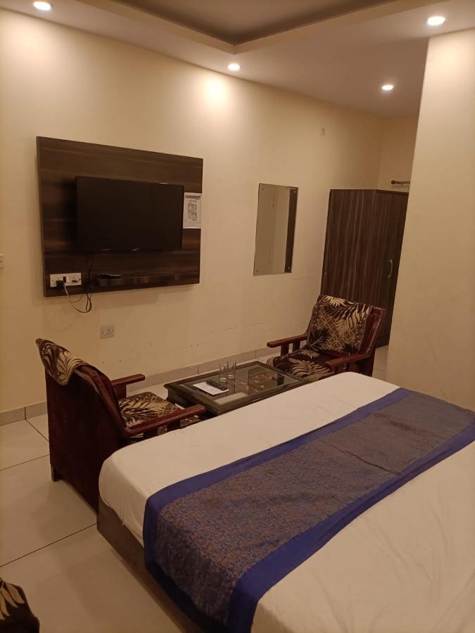 Hotel Aerotech Near Igi Airport New Delhi Extérieur photo